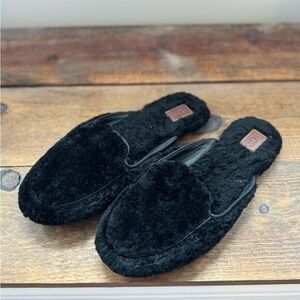 UGG slide on size 8